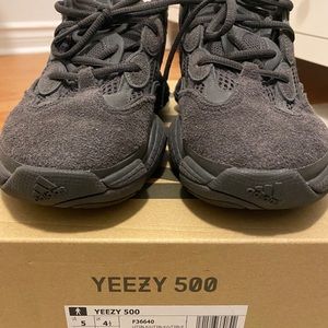 Yeezy Boost 500 size 5US with box